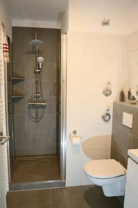 Emily'S Deichbude In Einer Historischen Villa In Dornumersiel Εξωτερικό φωτογραφία